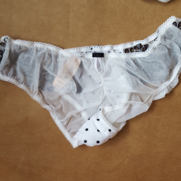 Victoria's secret gorgeous push up 34C large - Picture 8 of 9